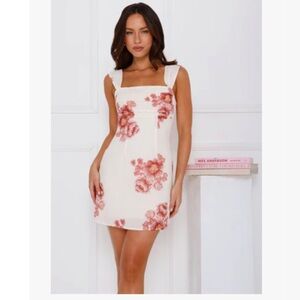 Chic Floral Mini Dress in White and Pink